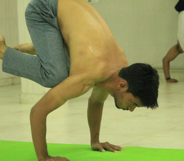 Kuldeep Singh with 3 years of yoga teaching